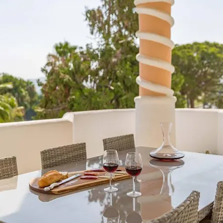 Stylish One Bed At Matchroom Country Club *