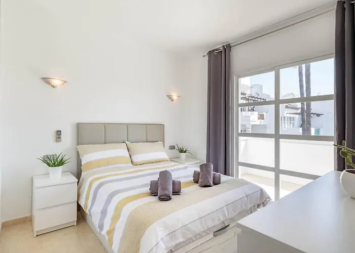 Stylish One Bed At Matchroom Country Club Apartment