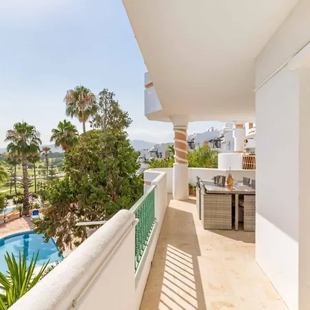 Stylish One Bed At Matchroom Country Club *