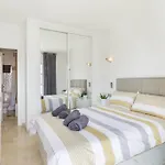 Stylish One Bed At Matchroom Country Club アパート